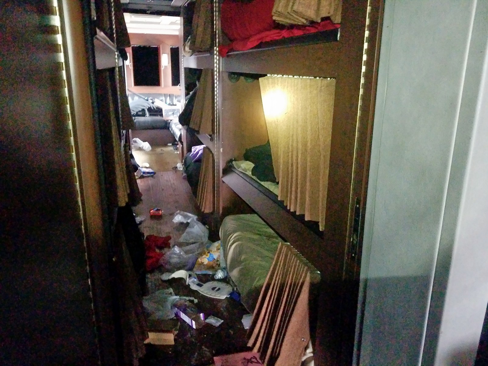 2005 PREVOST BUS