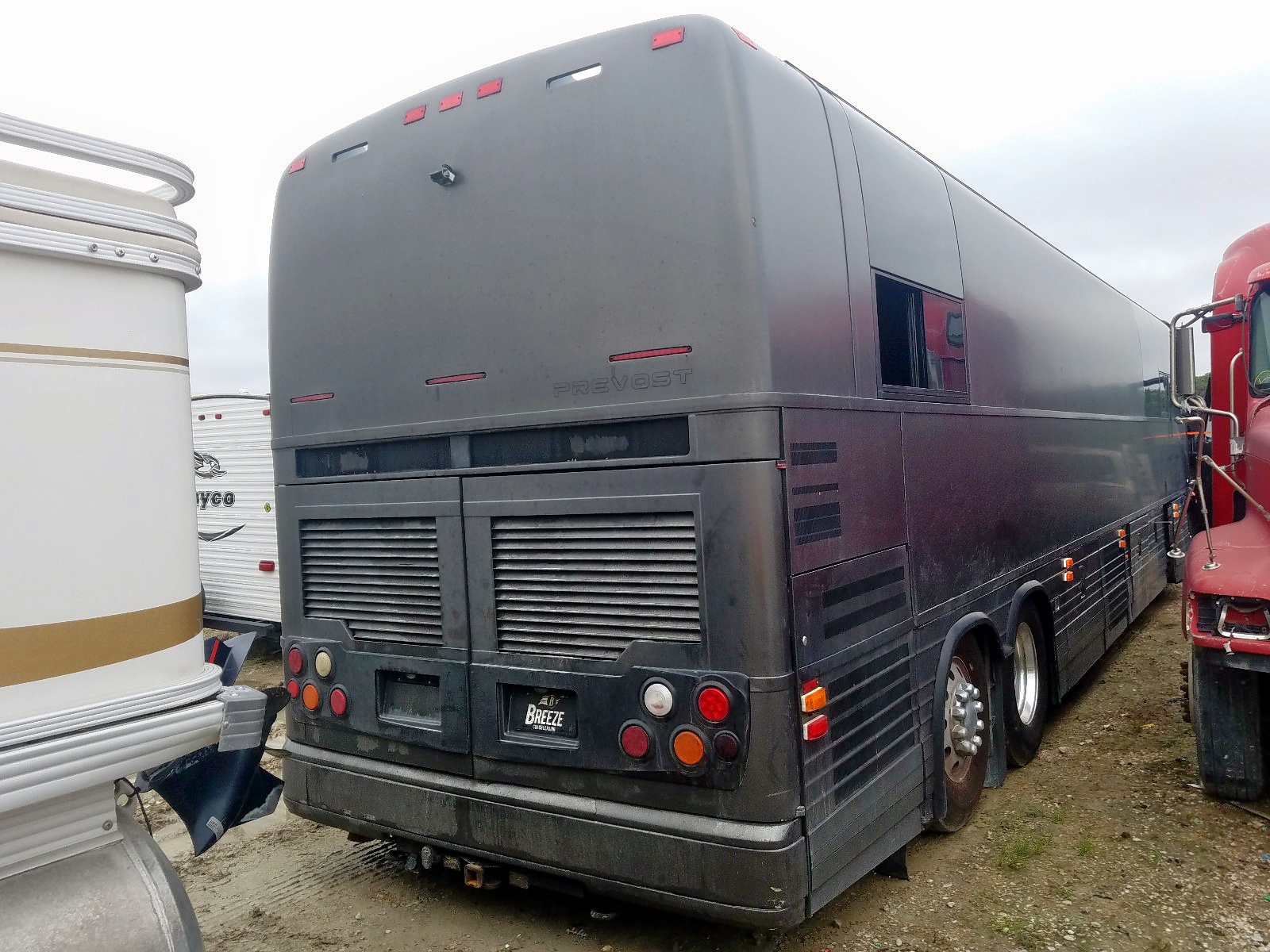 2005 PREVOST BUS
