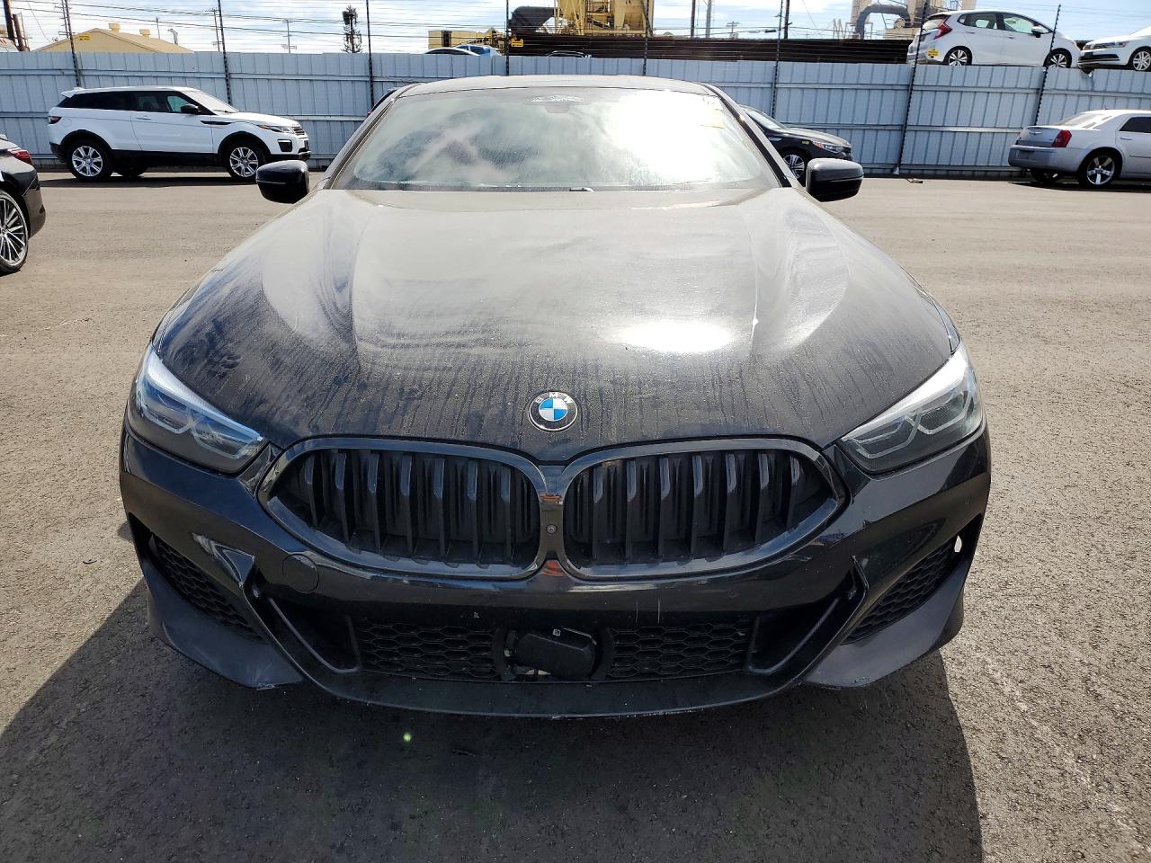 2022 BMW M8