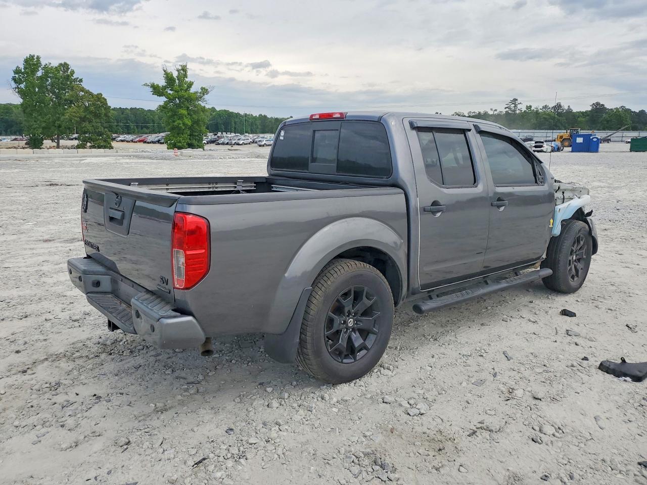 2020 NISSAN FRONTIER
