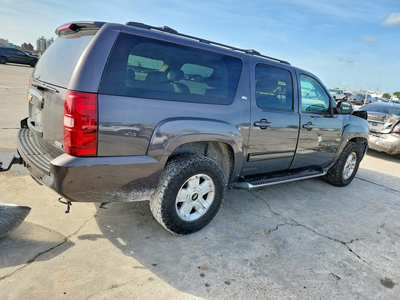 2010 CHEVROLET SUBURBAN