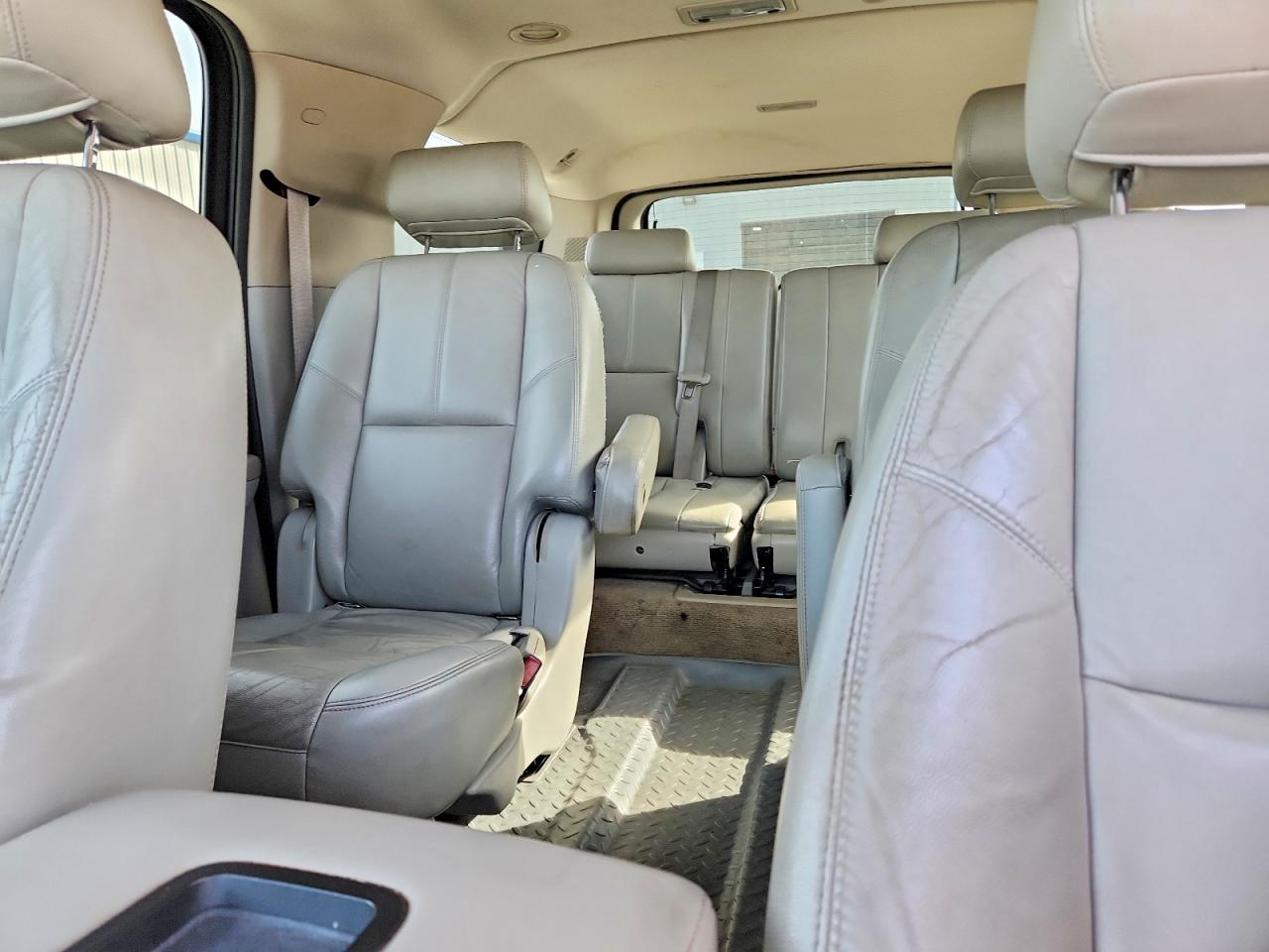 2010 CHEVROLET SUBURBAN