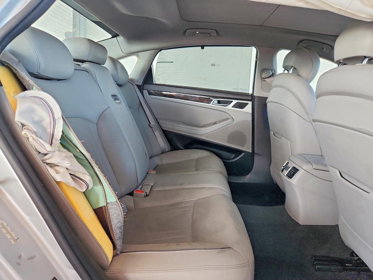 2015 HYUNDAI GENESIS