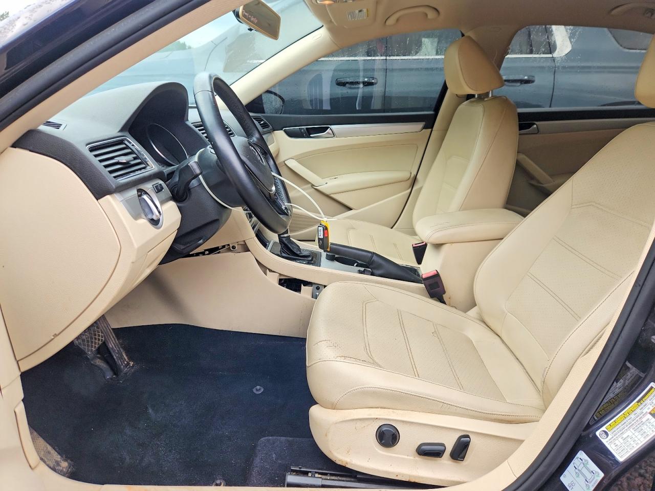 2019 VOLKSWAGEN PASSAT