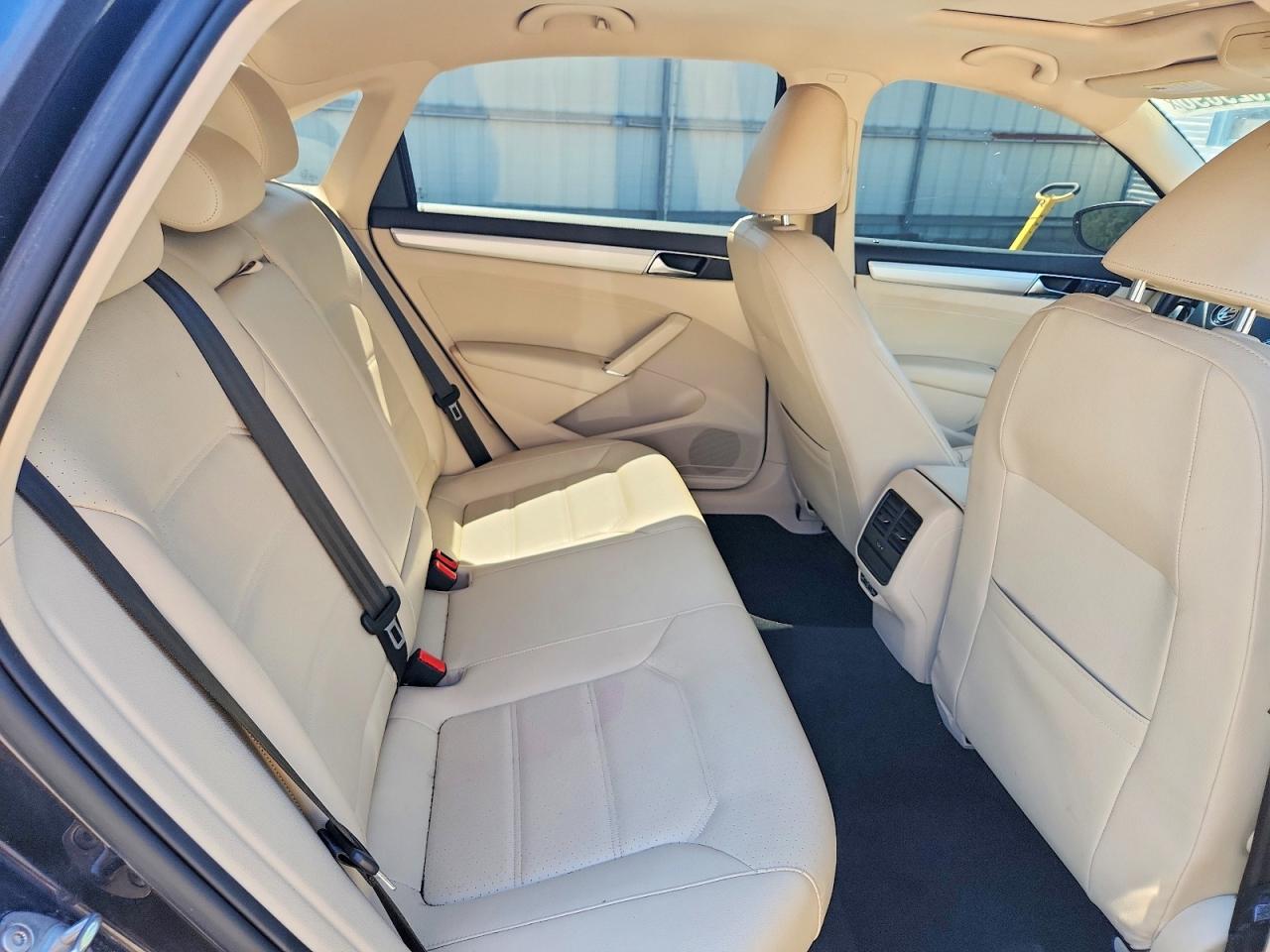 2019 VOLKSWAGEN PASSAT