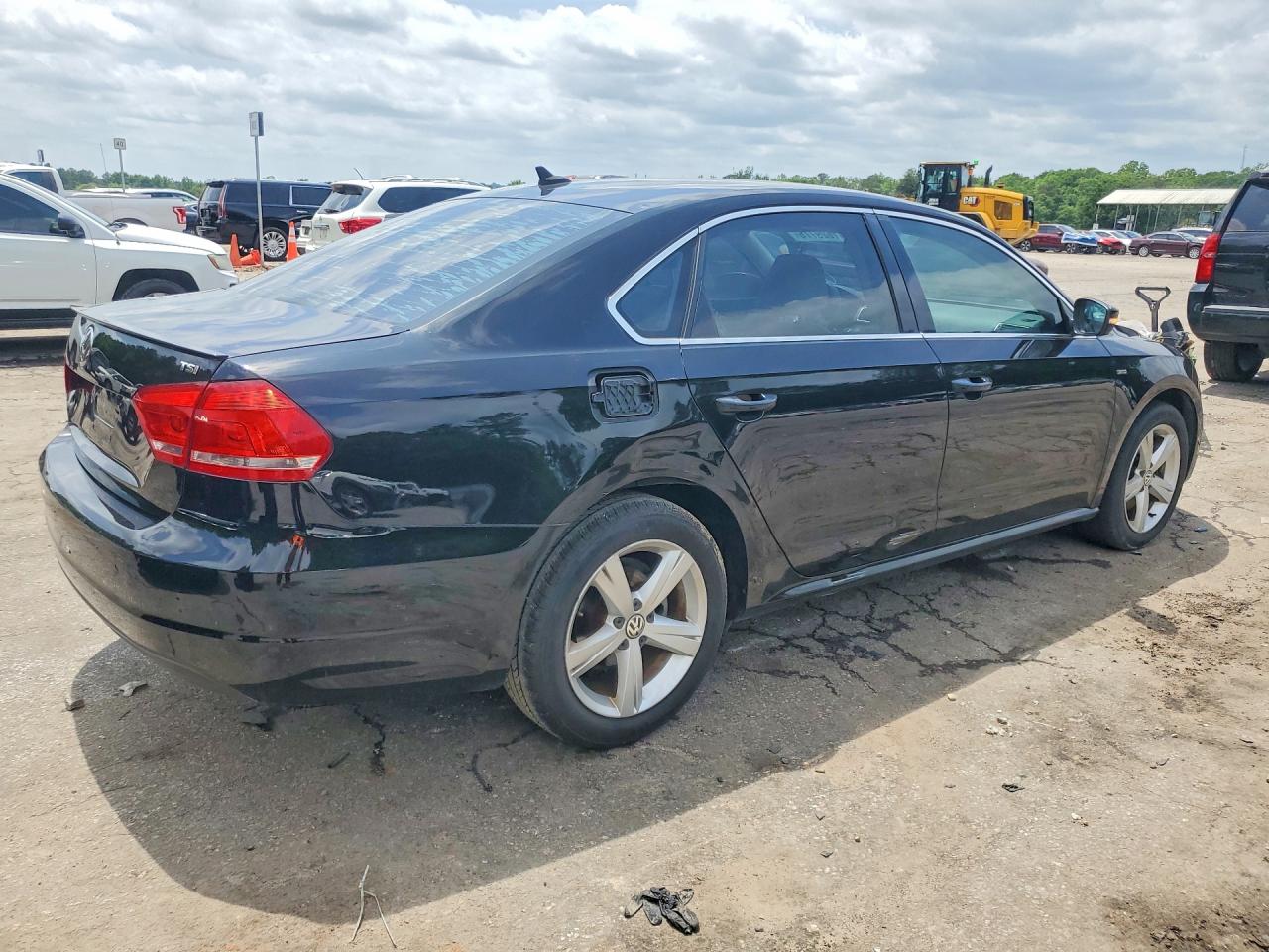 2015 VOLKSWAGEN PASSAT