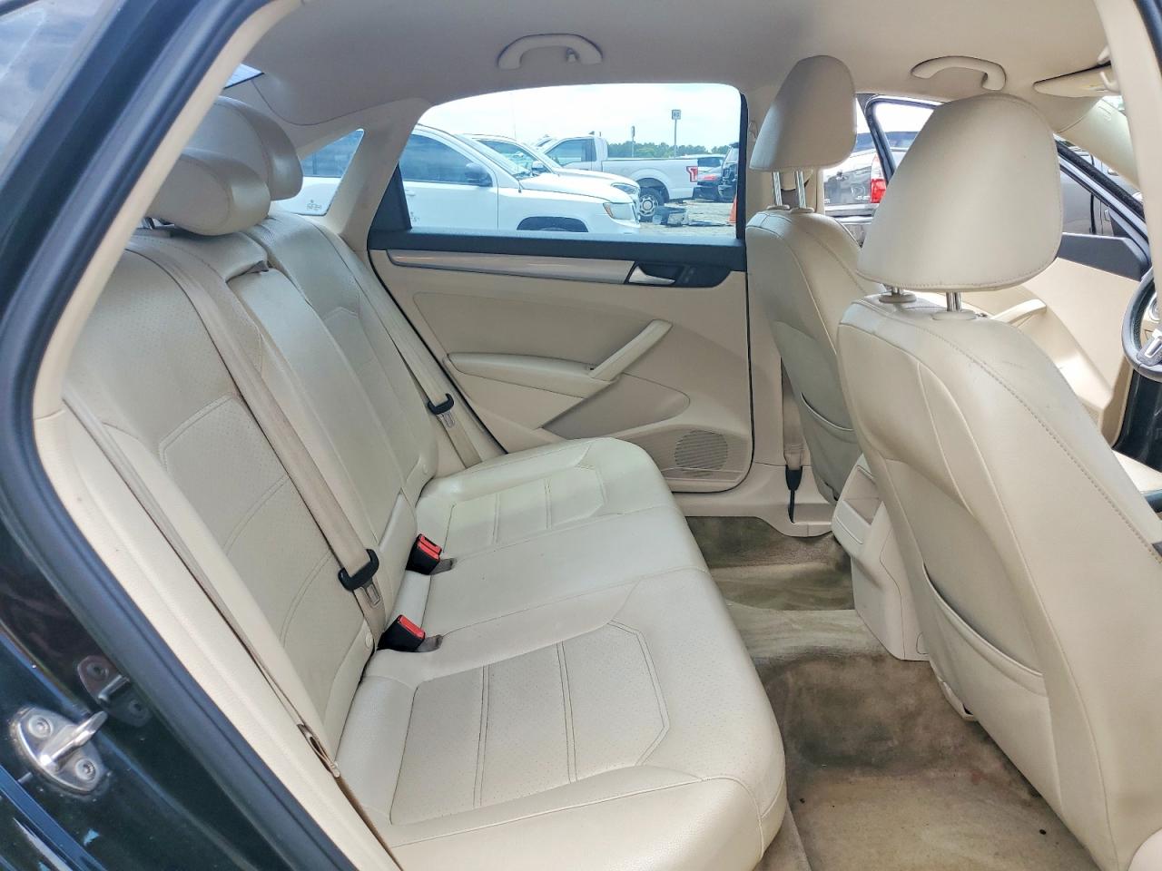 2015 VOLKSWAGEN PASSAT