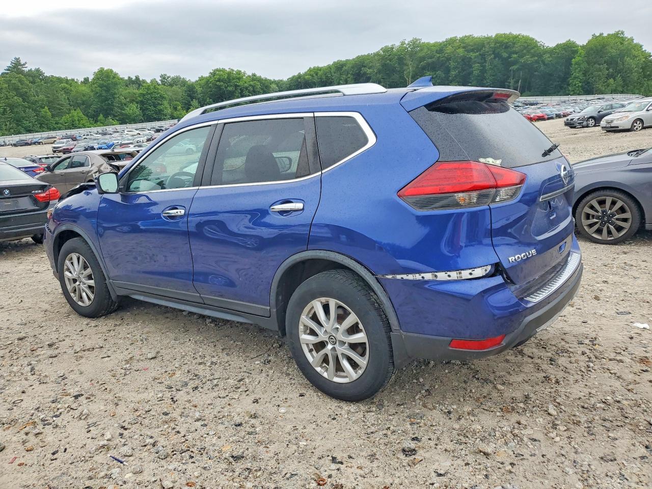 2017 NISSAN ROGUE