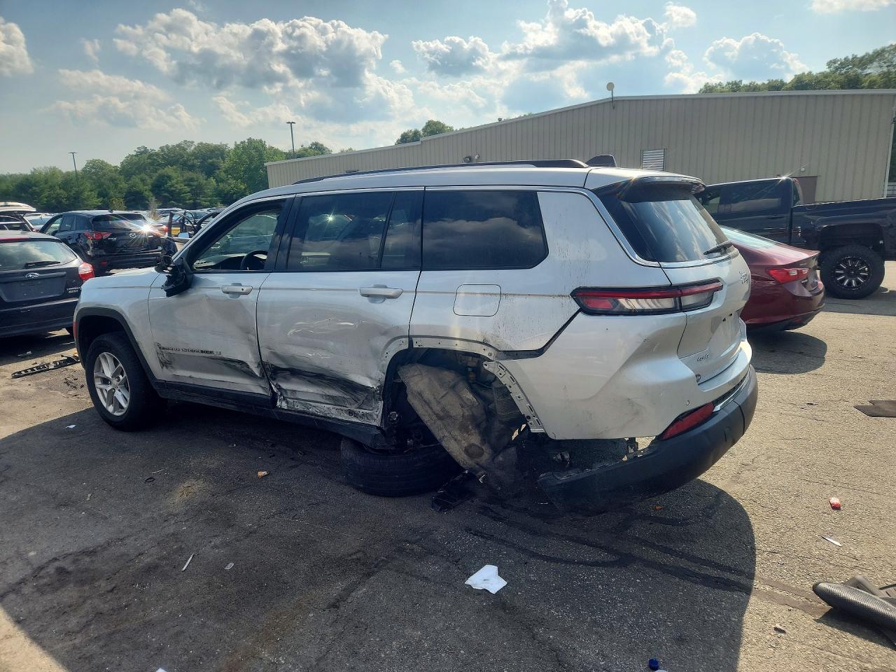 2023 JEEP CHEROKEE
