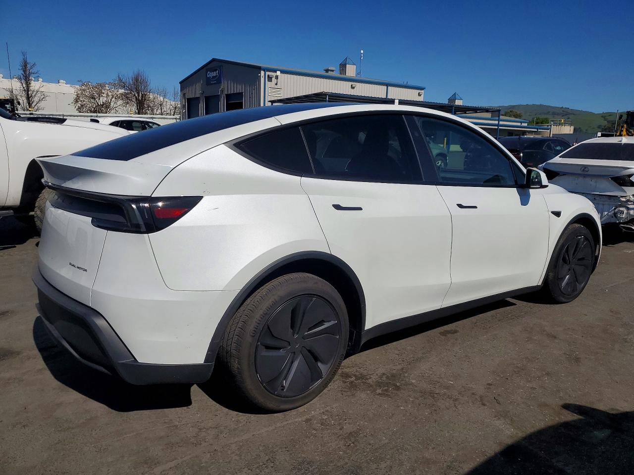 2026 TESLA MODEL Y
