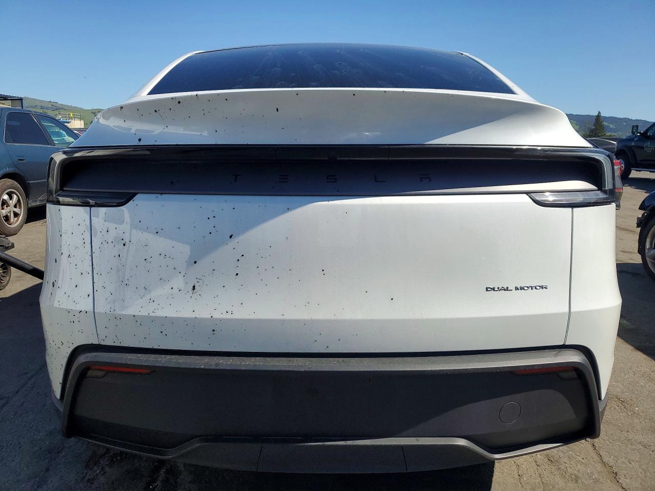 2026 TESLA MODEL Y