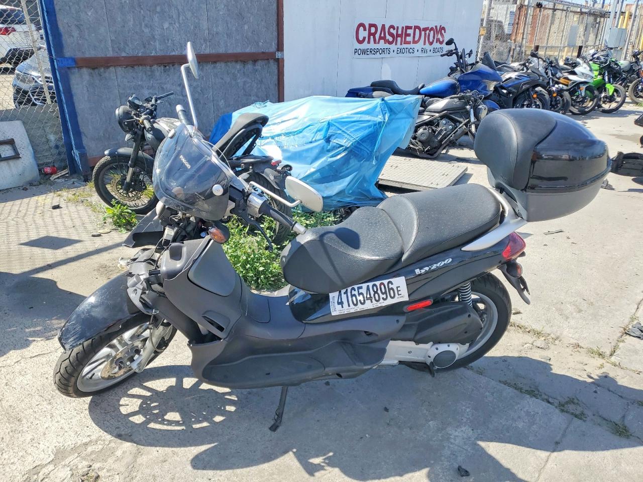2005 PIAGGIO SCOOTER