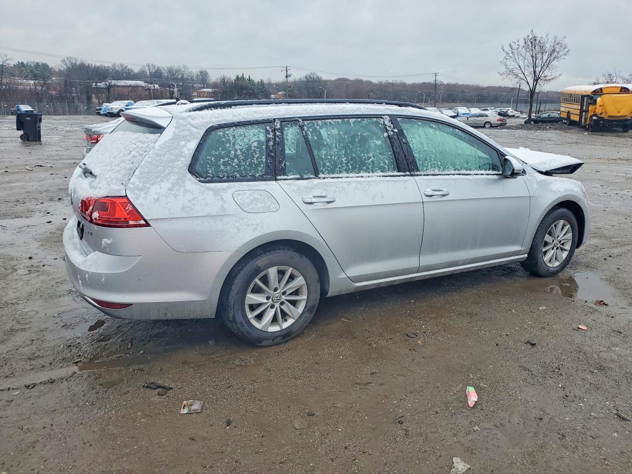 2016 VOLKSWAGEN GOLF