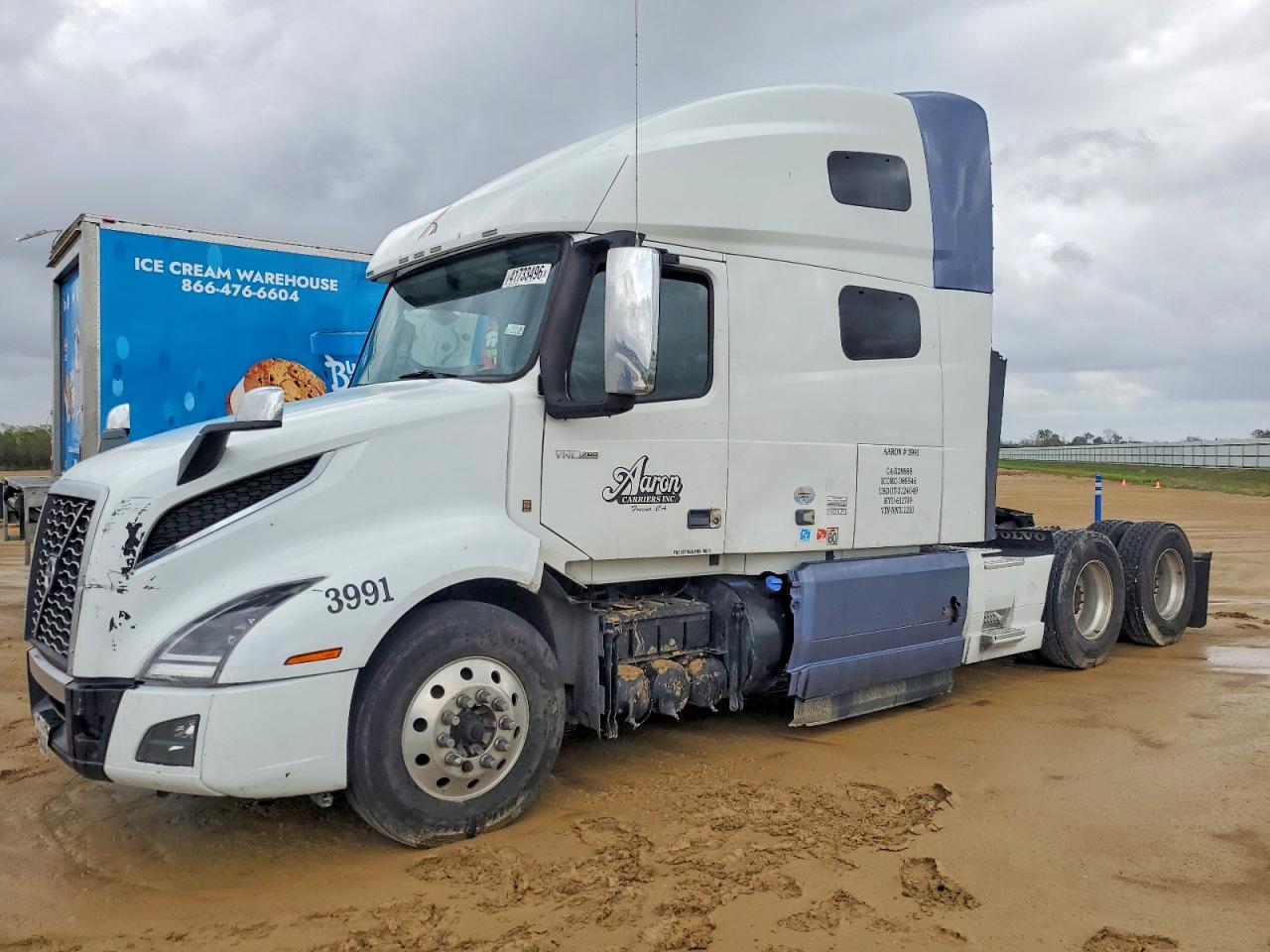 2022 VOLVO VN
