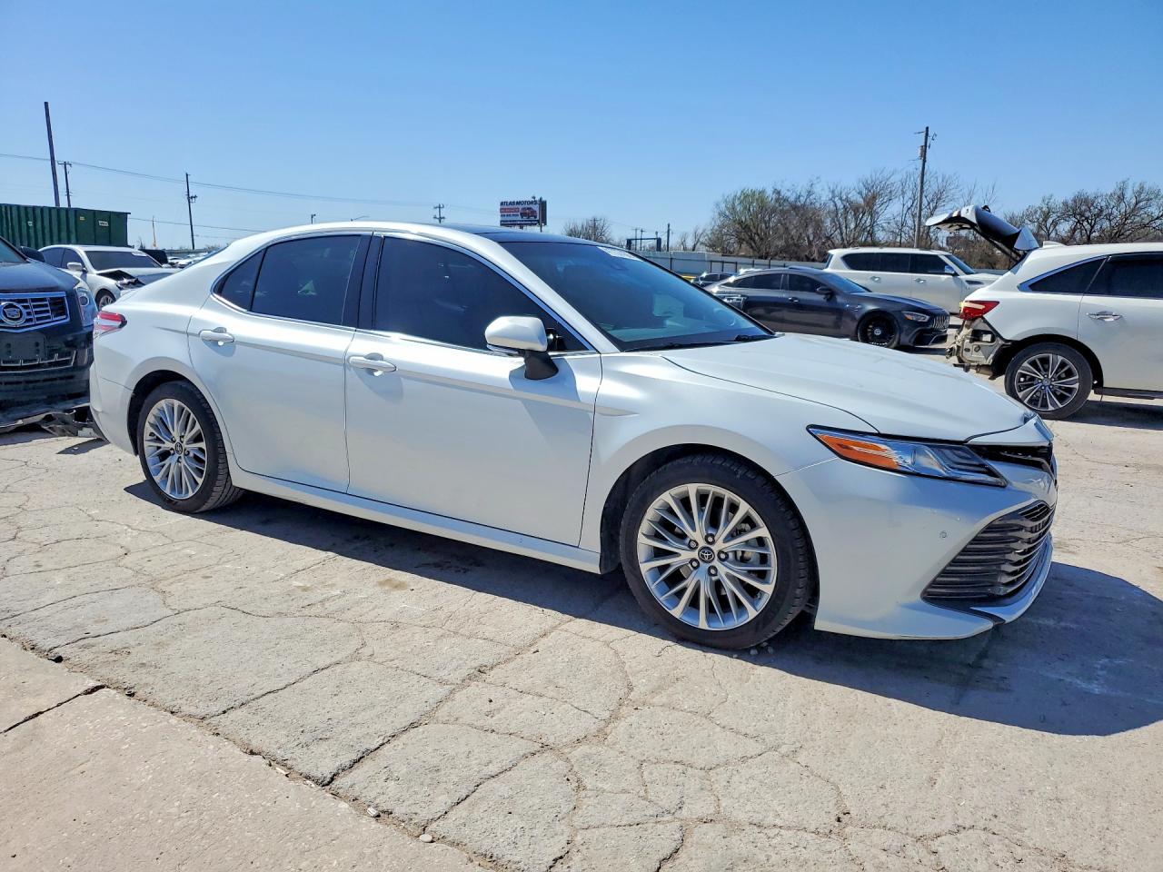 2018 TOYOTA CAMRY