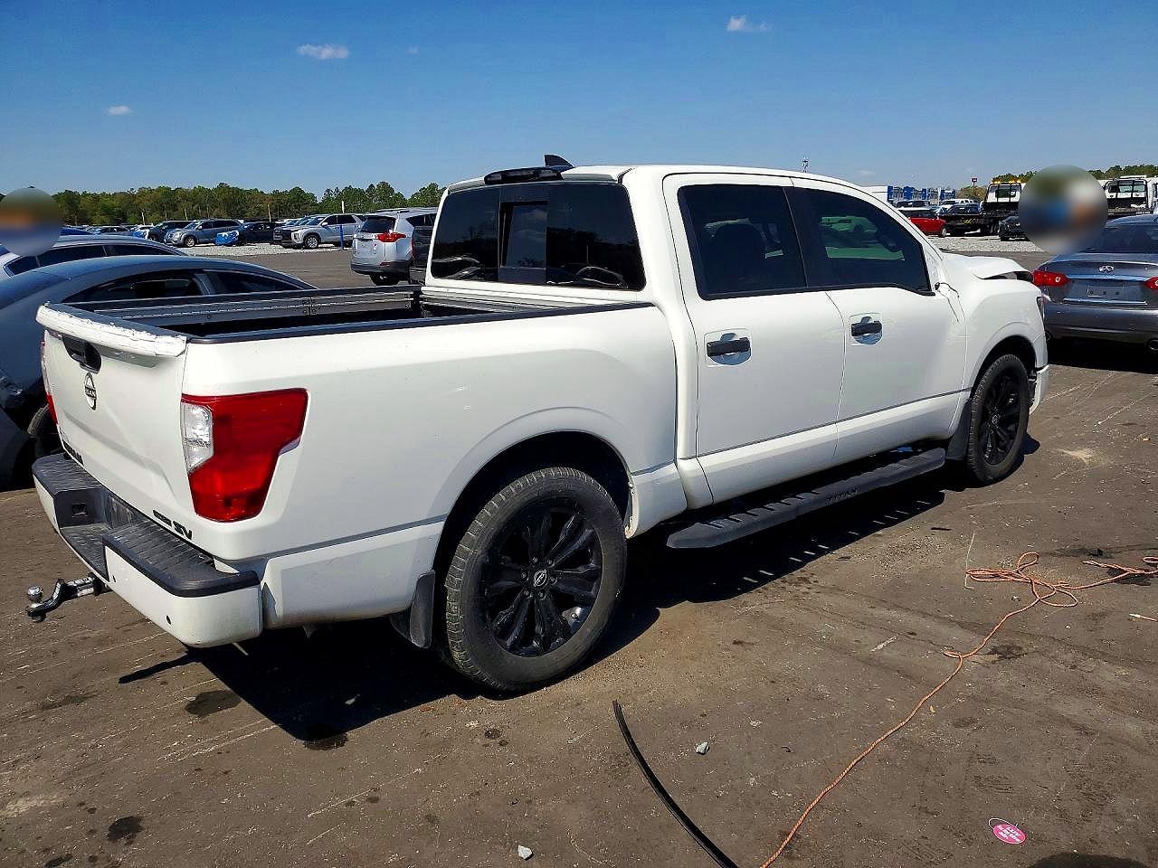 2024 NISSAN TITAN