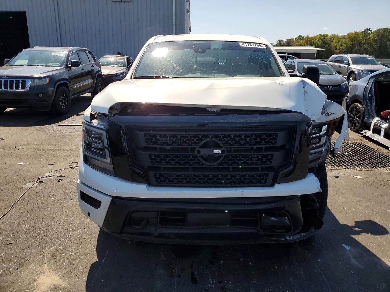 2024 NISSAN TITAN
