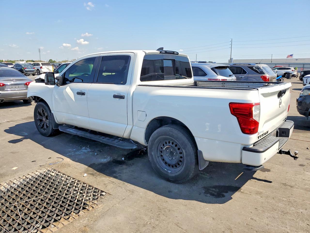 2024 NISSAN TITAN