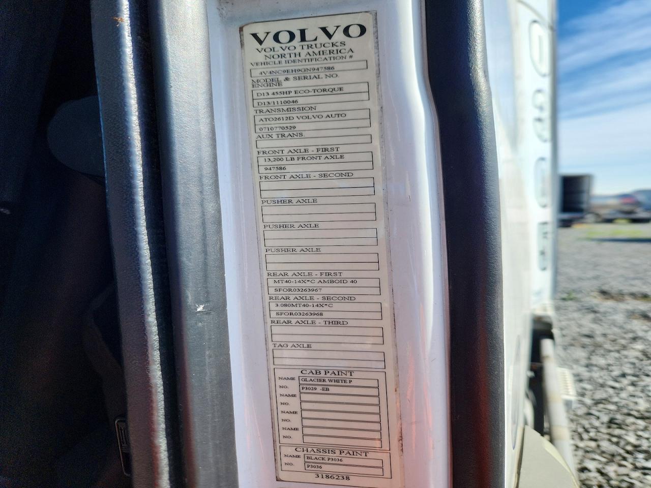 2016 VOLVO VN