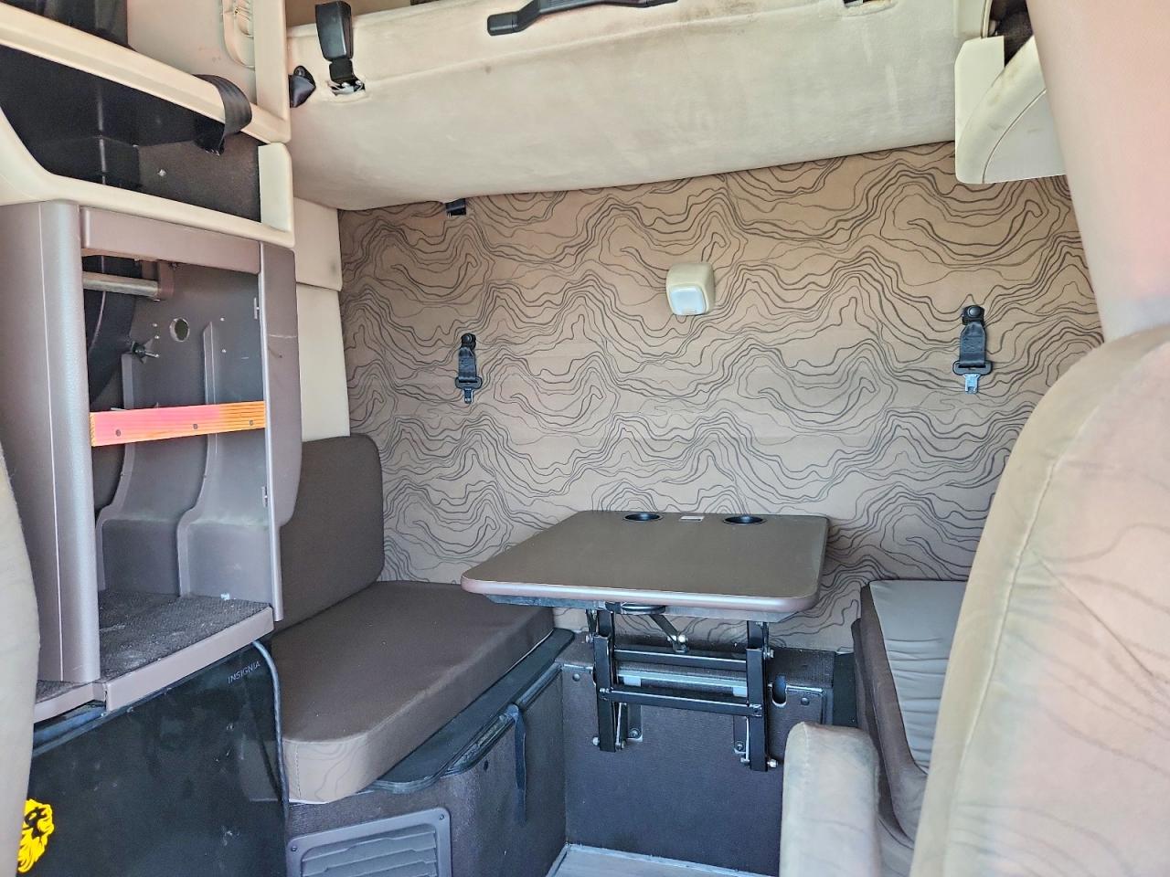2016 VOLVO VN