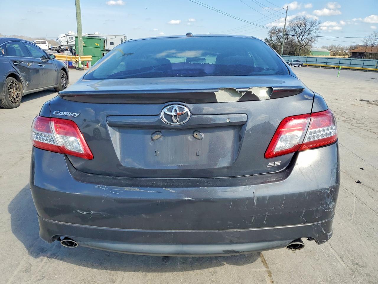 2011 TOYOTA CAMRY