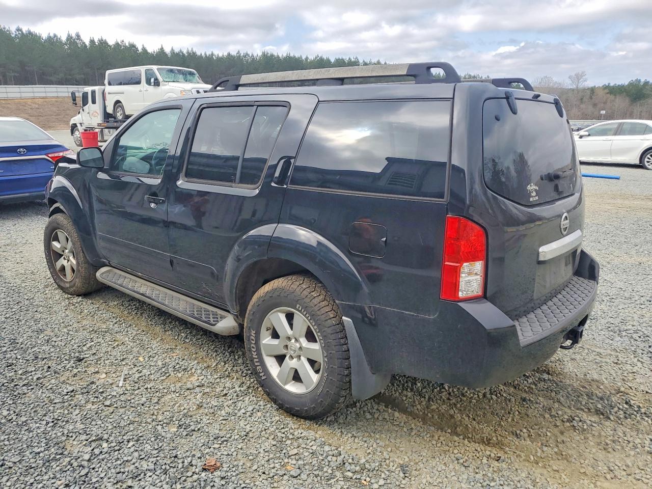 2011 NISSAN PATHFINDER