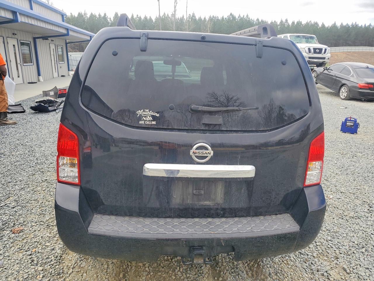 2011 NISSAN PATHFINDER