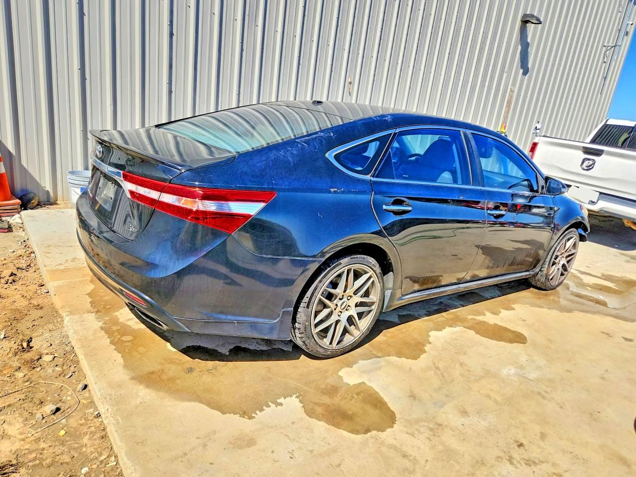 2015 TOYOTA AVALON