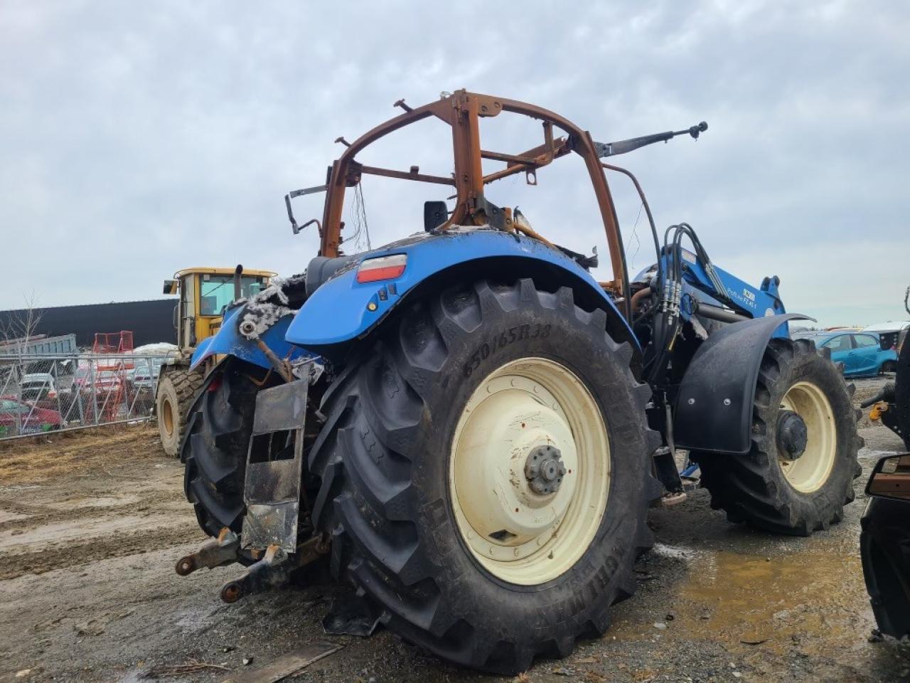 2015 KWHHOLLAND AGRICULTUR