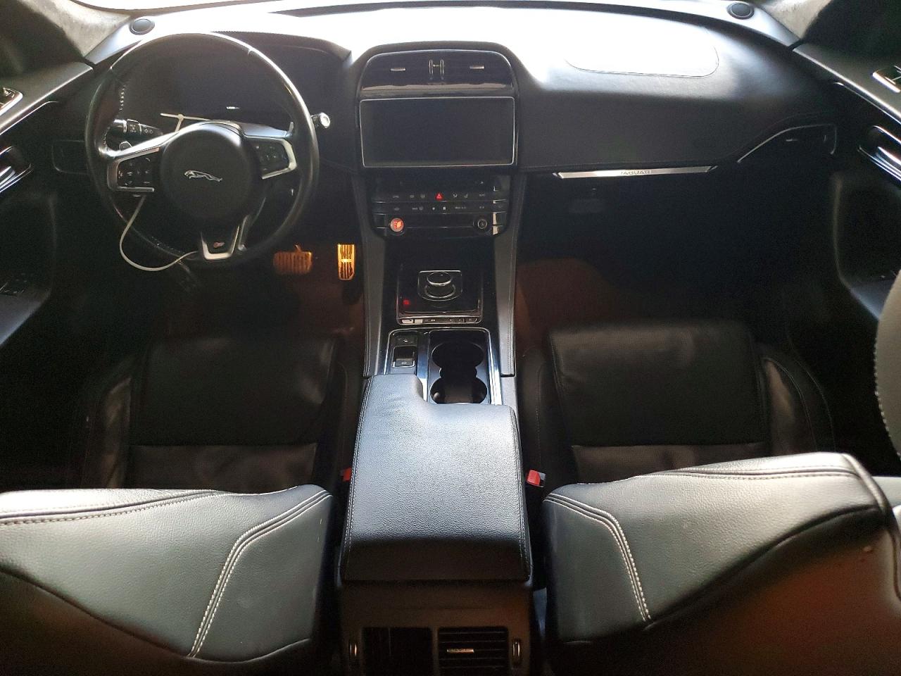2019 JAGUAR F-PACE