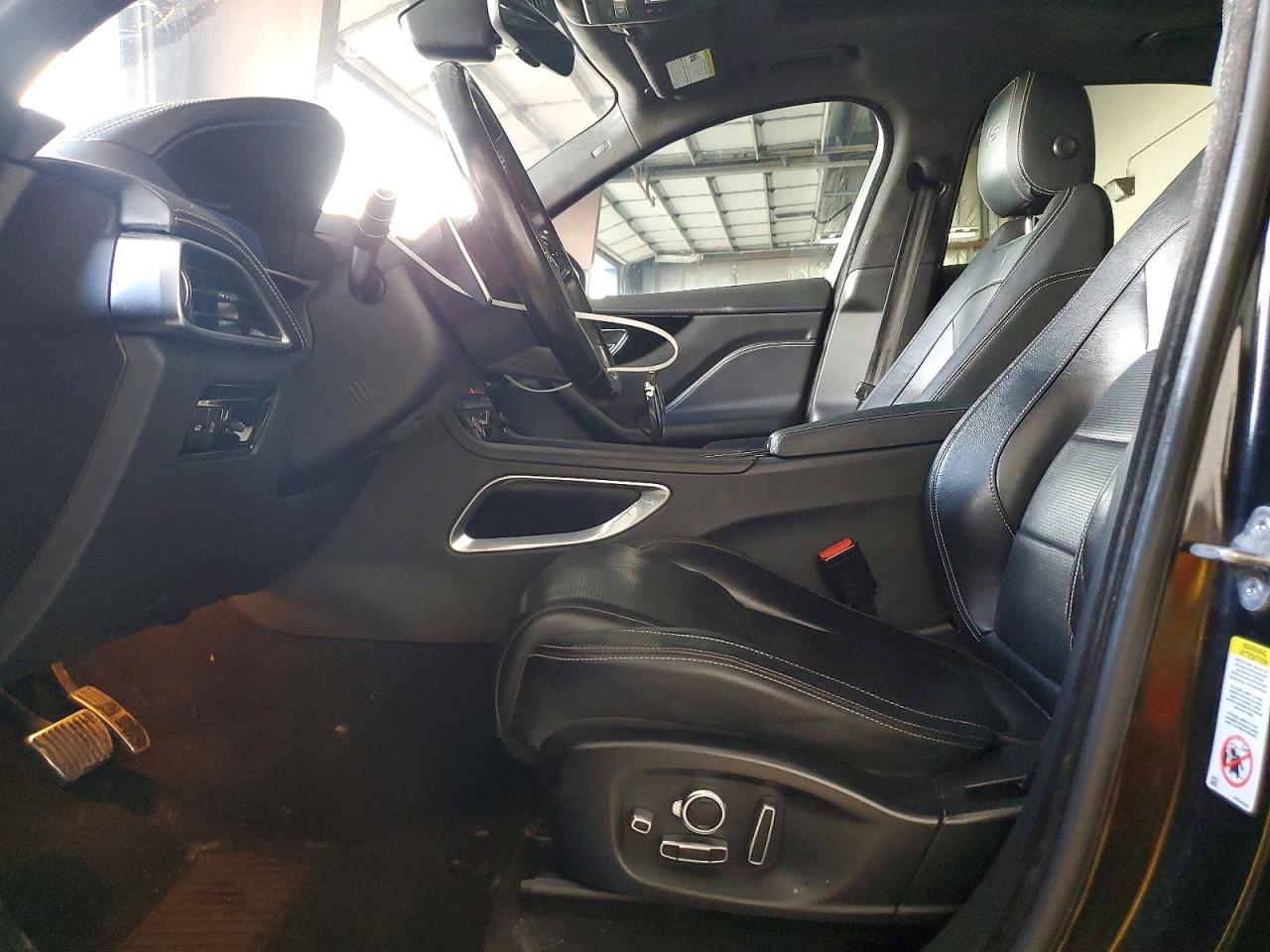 2019 JAGUAR F-PACE