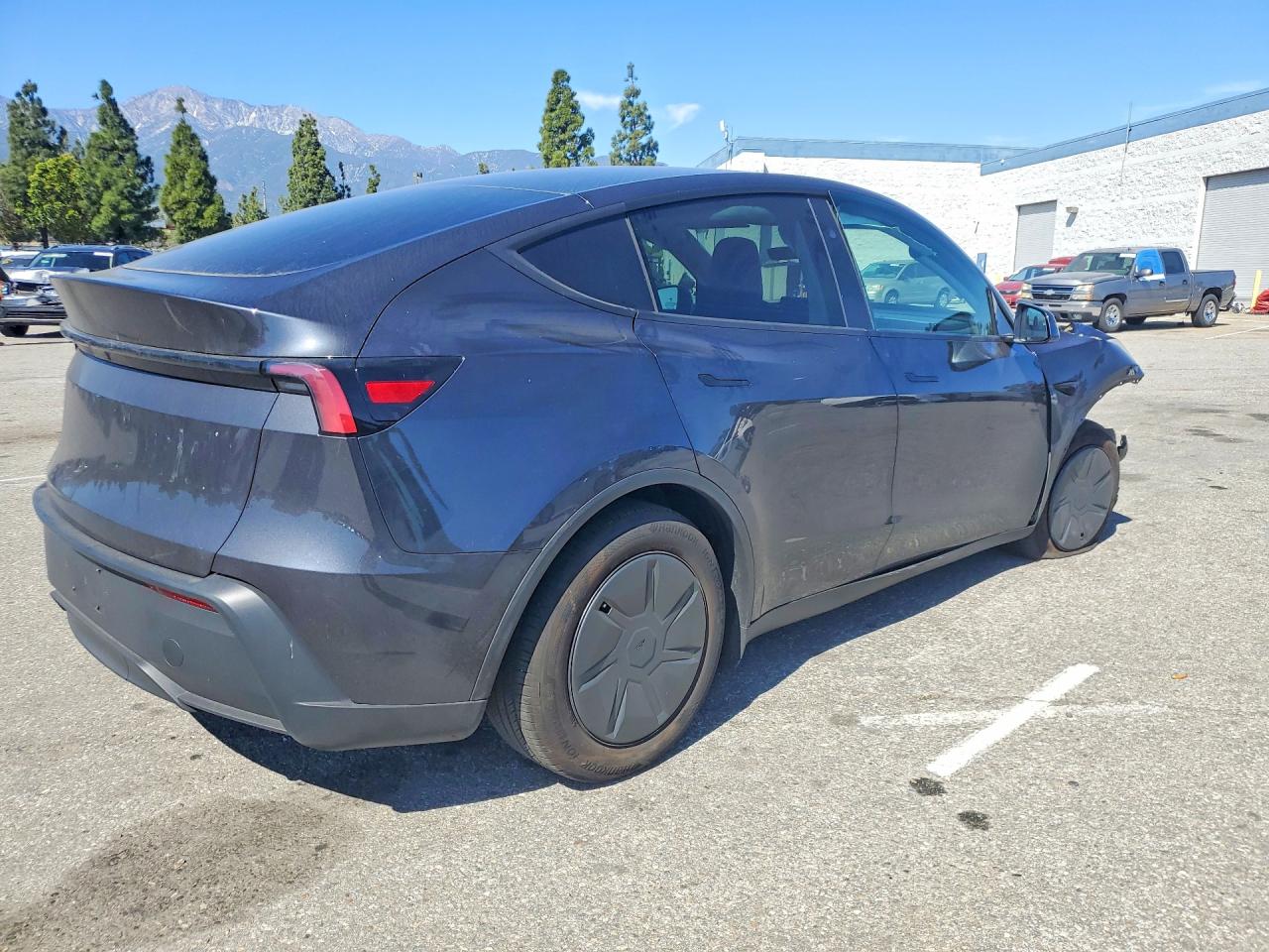 2026 TESLA MODEL Y