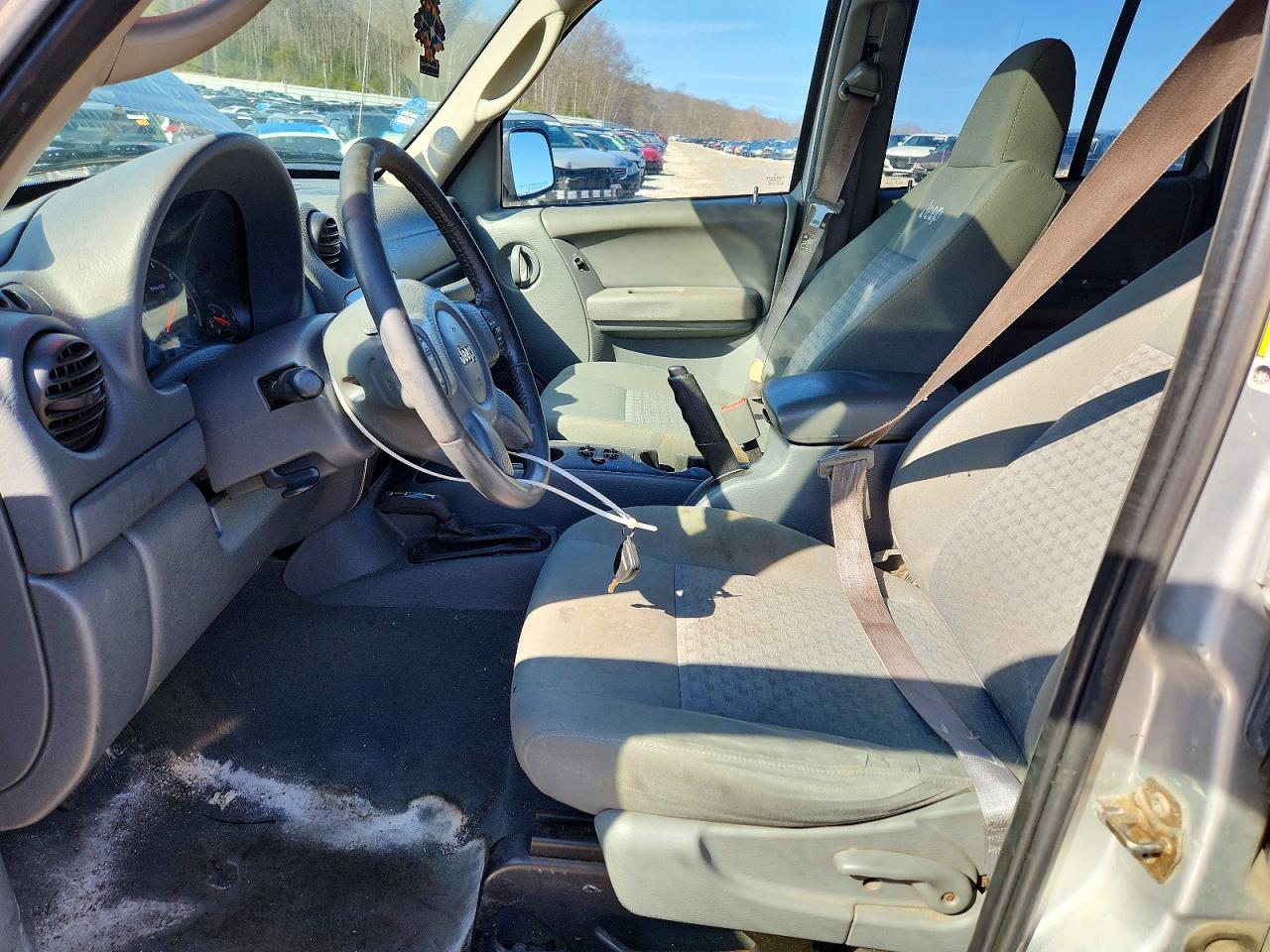 2005 JEEP LIBERTY