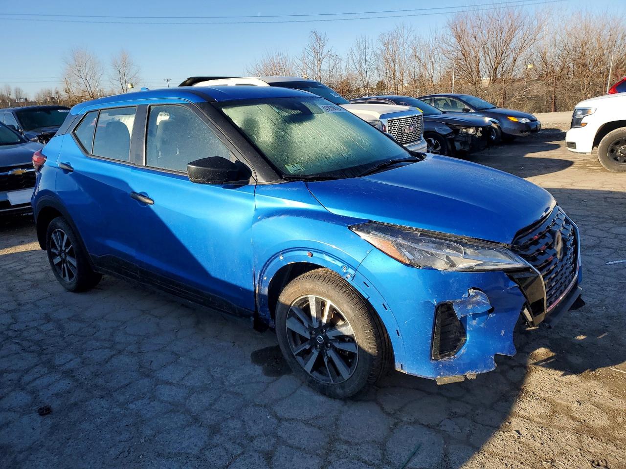 2024 NISSAN KICKS