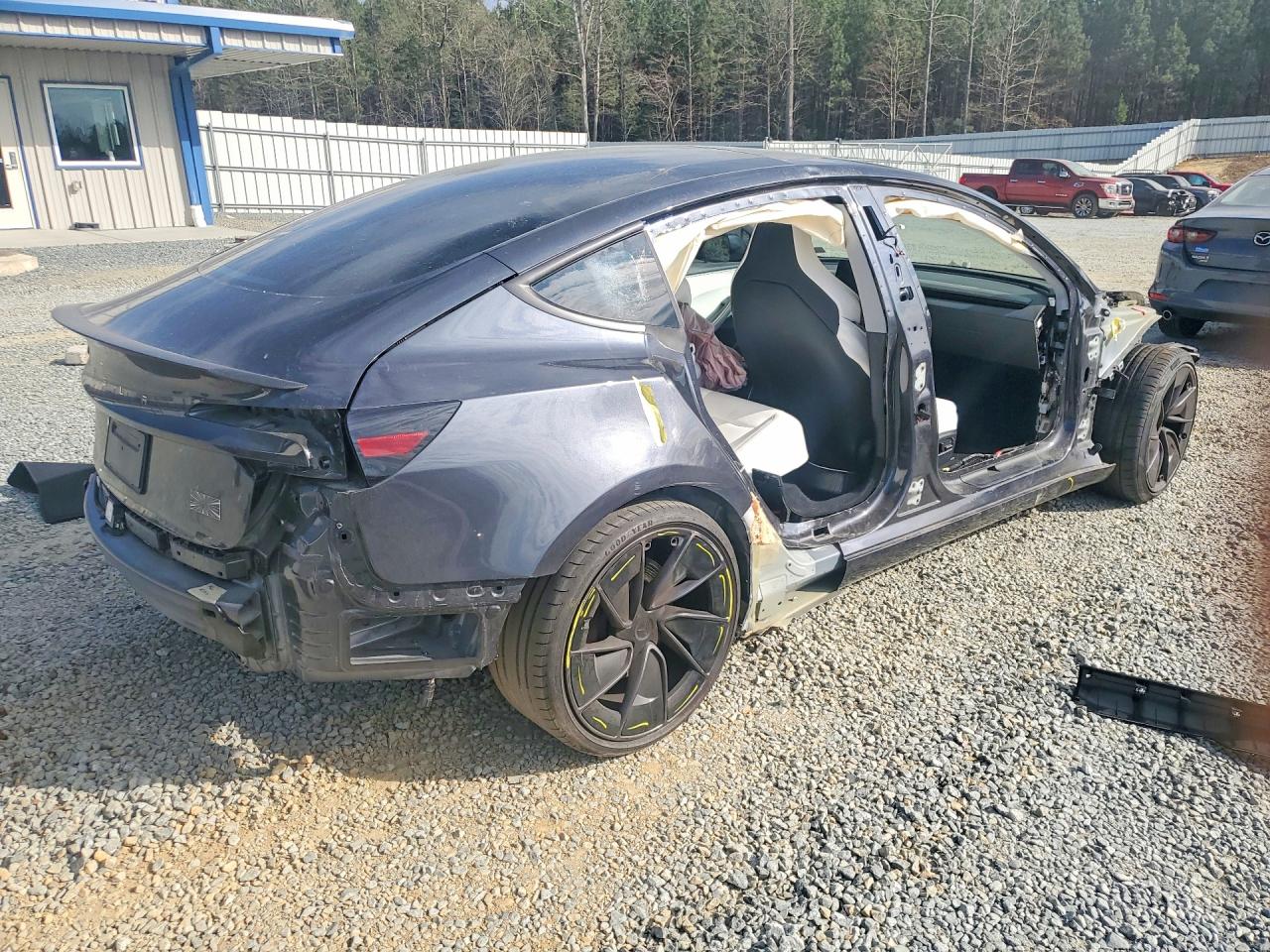2025 TESLA MODEL 3