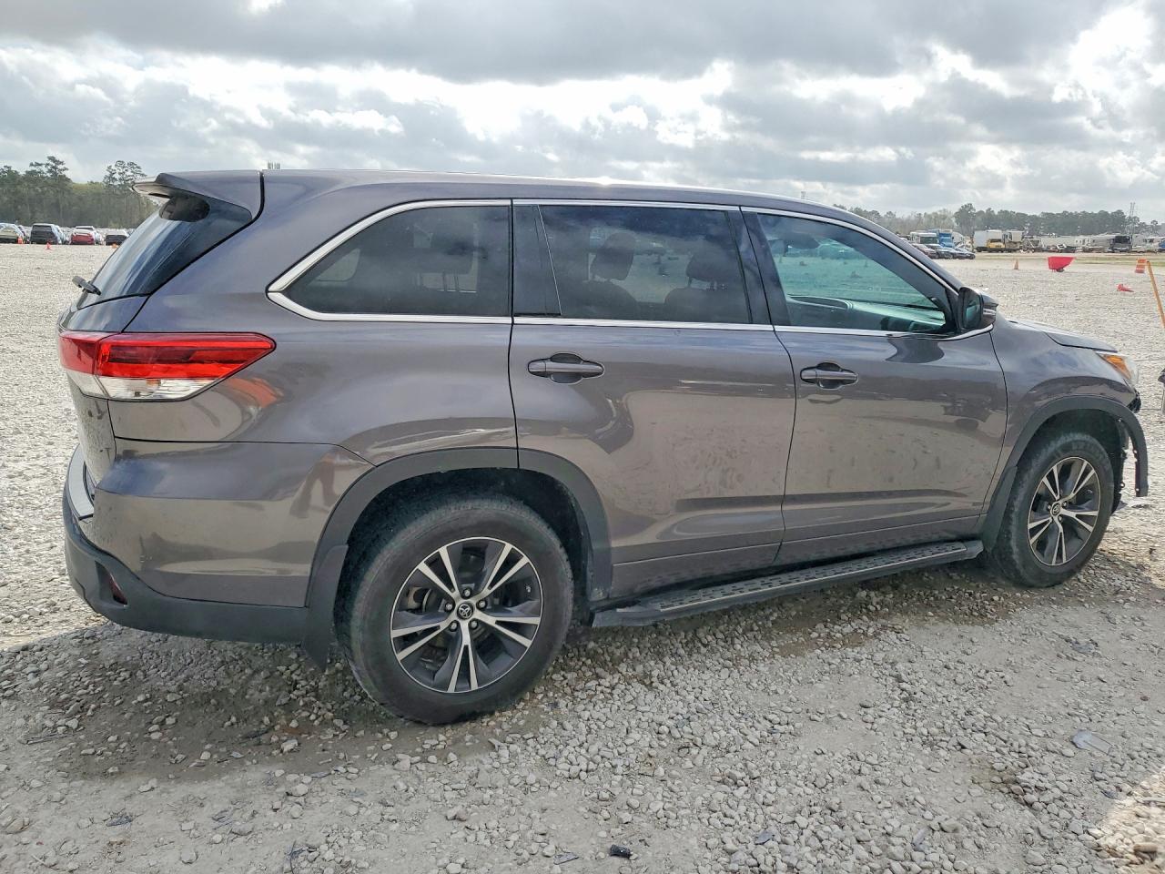 2017 TOYOTA HIGHLANDER