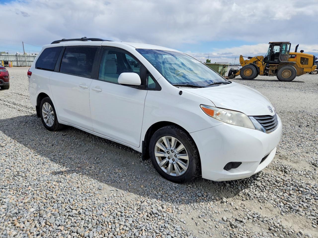 2013 TOYOTA SIENNA