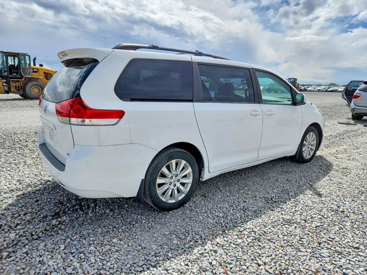 2013 TOYOTA SIENNA