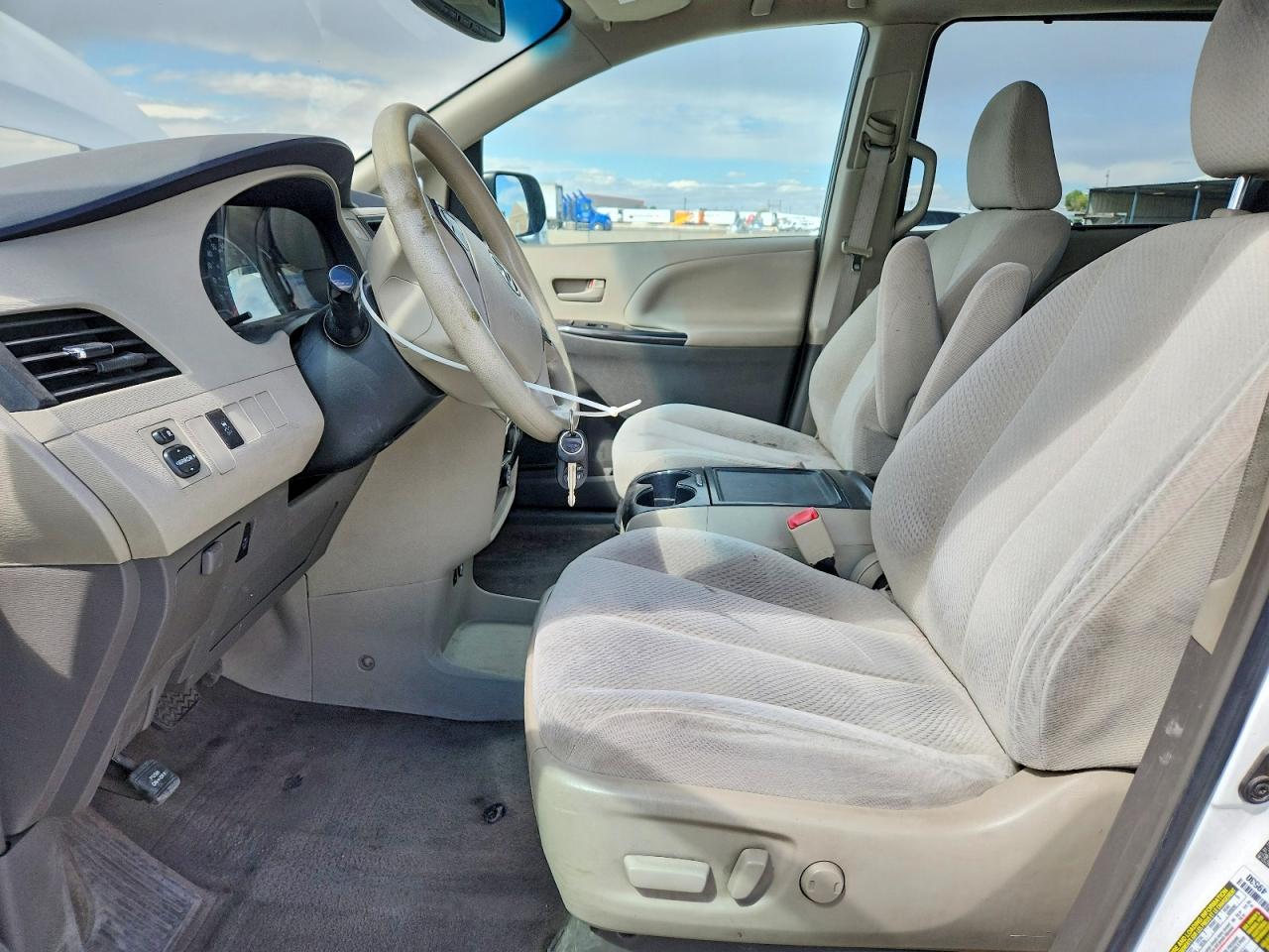 2013 TOYOTA SIENNA