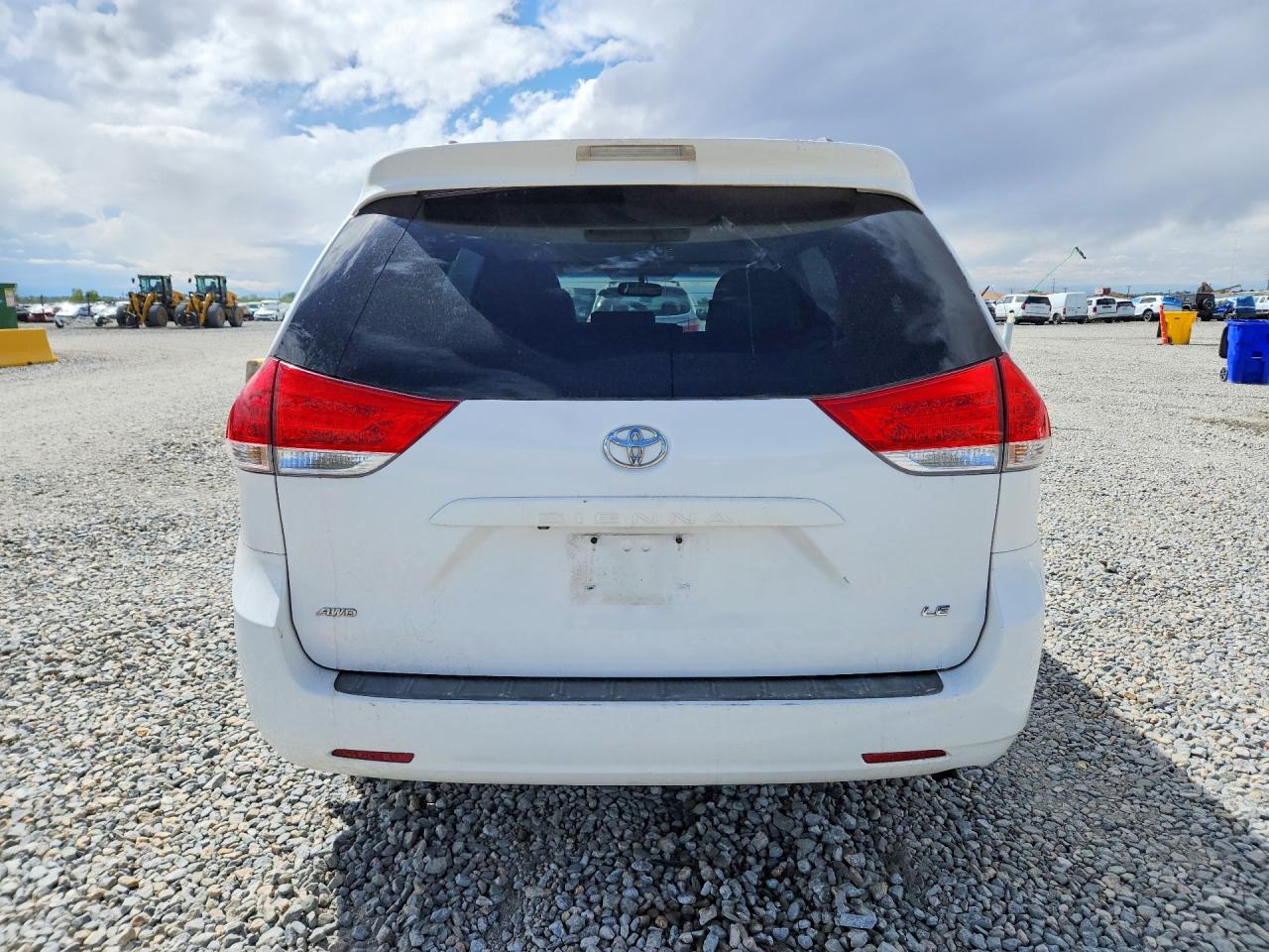 2013 TOYOTA SIENNA