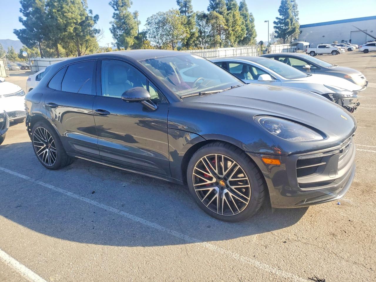 2024 PORSCHE MACAN