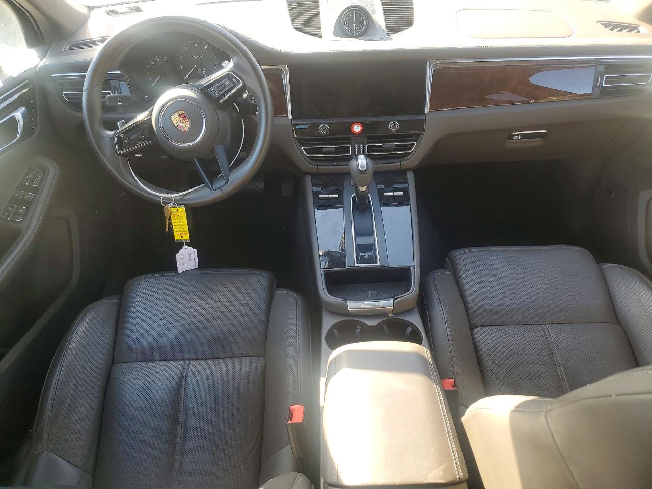2024 PORSCHE MACAN