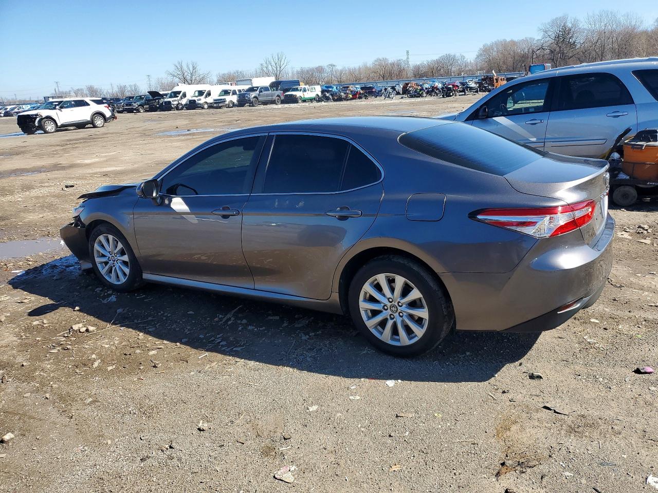 2018 TOYOTA CAMRY