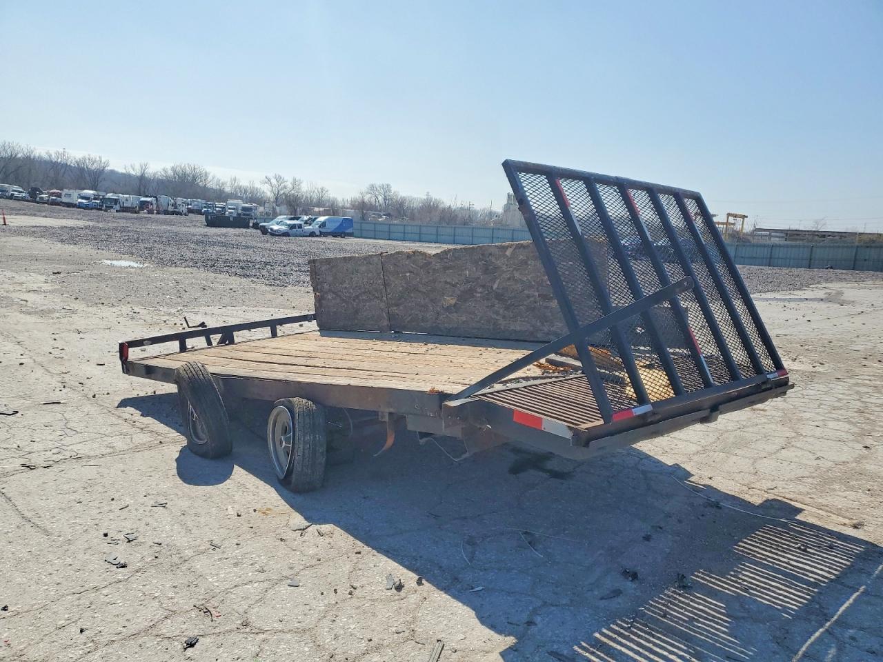 2000 PJ TRAILER 