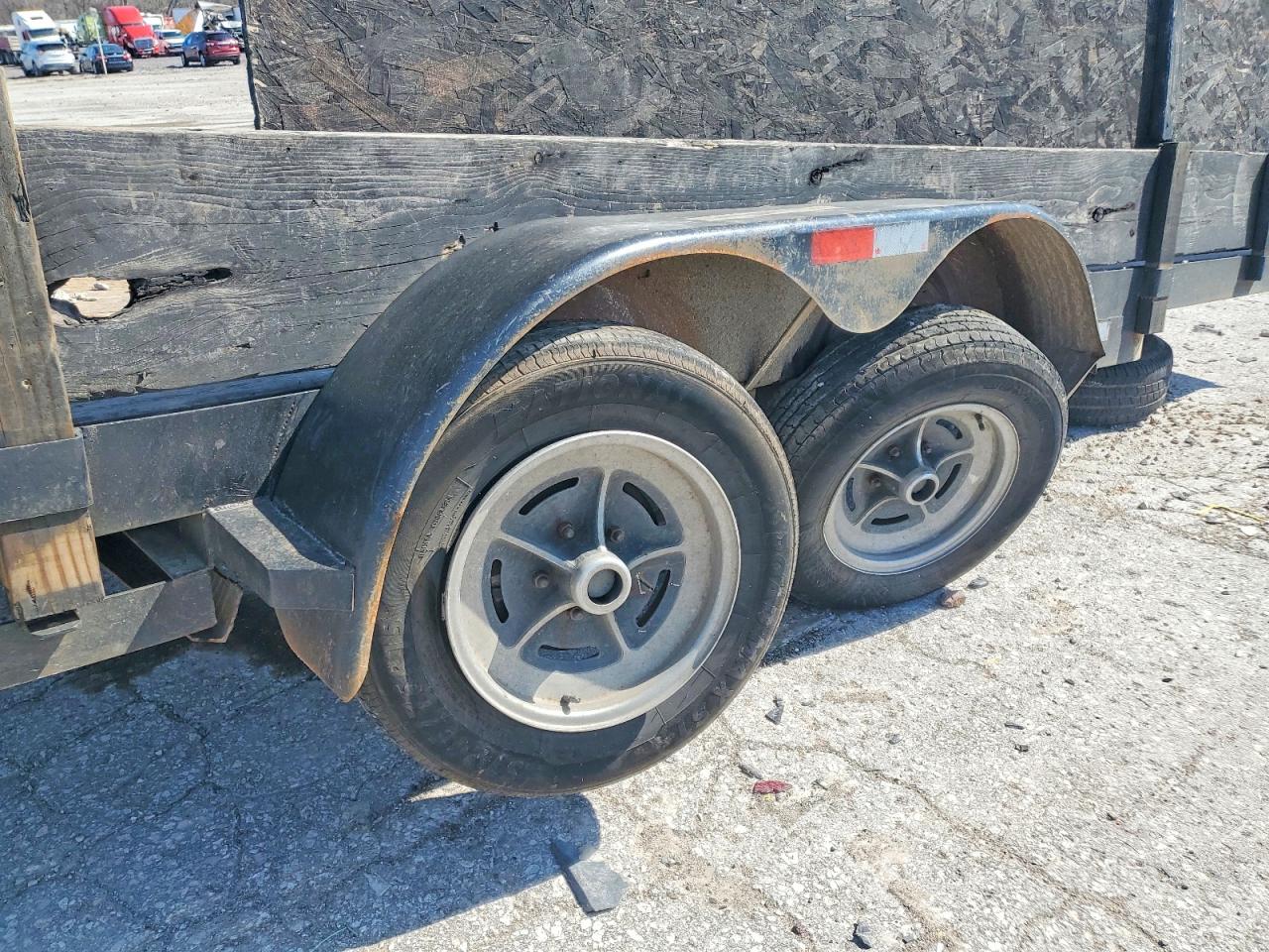 2000 PJ TRAILER 