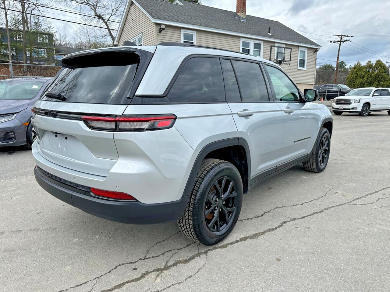 2025 JEEP CHEROKEE