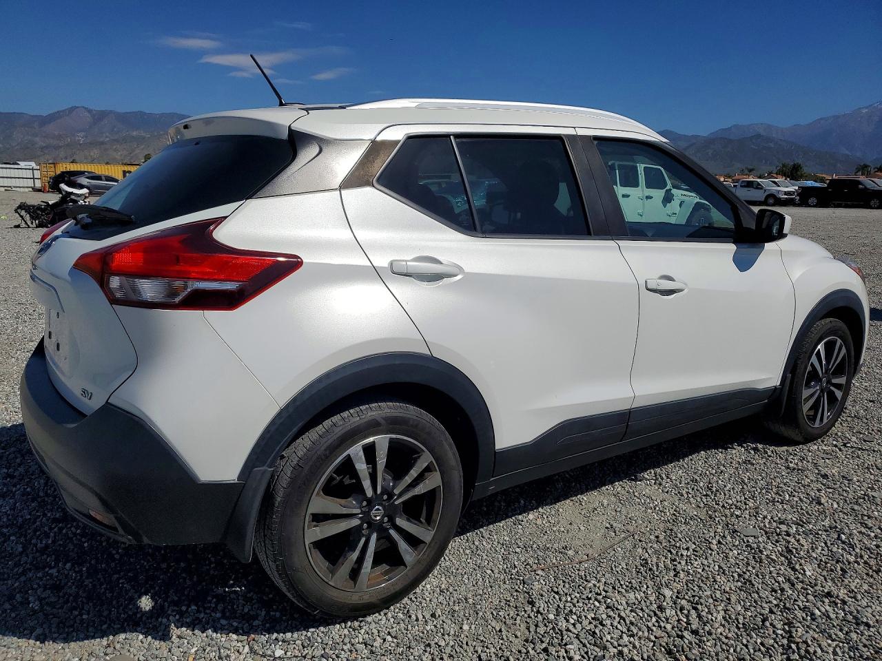 2018 NISSAN KICKS