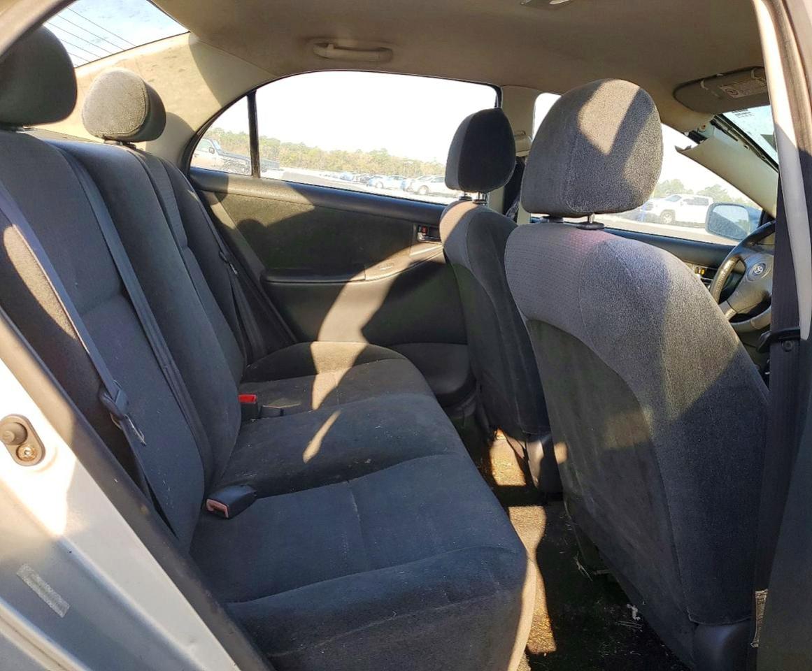 2004 TOYOTA COROLLA
