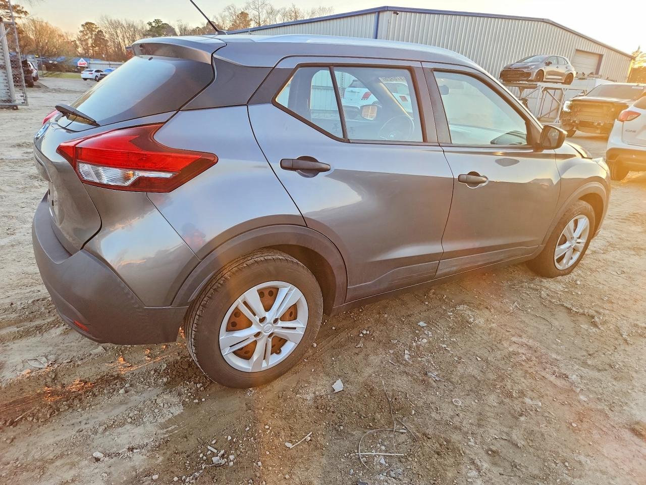 2018 NISSAN KICKS