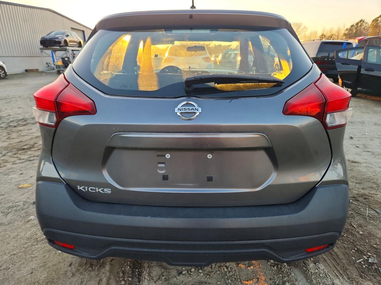 2018 NISSAN KICKS